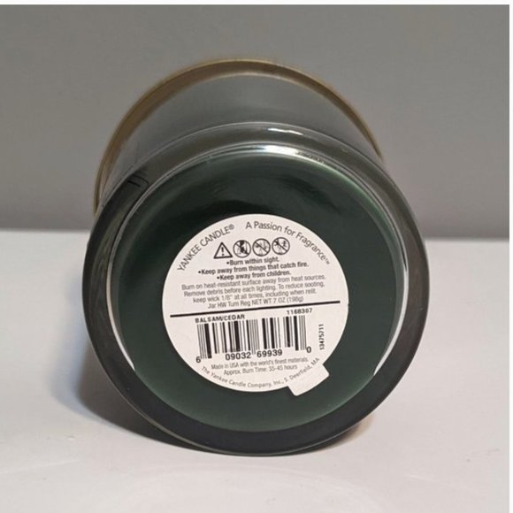 Yankee Candle Balsam and Cedar, 7 Oz - Picture 4 of 4